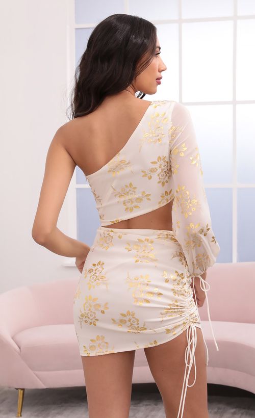 Picture Champagne Showers Dress in Gold Floral. Source: https://media.lucyinthesky.com/data/Apr21_2/500xAUTO/1V9A6875.JPG