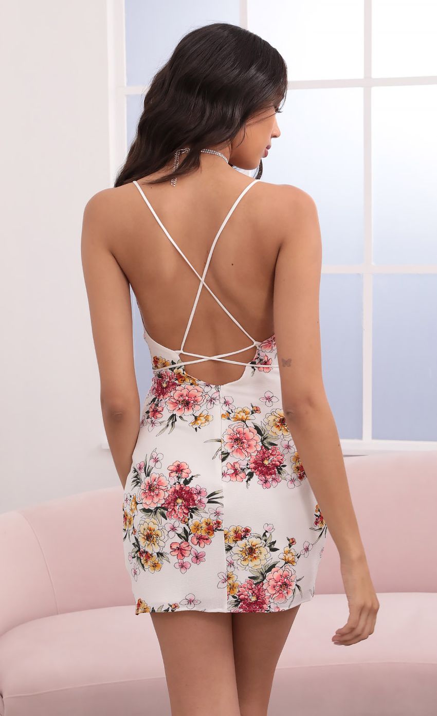 Picture Love Lies Chiffon Dress in White Floral. Source: https://media.lucyinthesky.com/data/Apr21_2/850xAUTO/1V9A4553.JPG