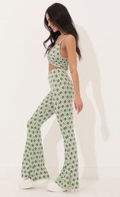 Picture thumb Oaklynn Two Piece Set in Green Geo Print. Source: https://media.lucyinthesky.com/data/Apr22_1/170xAUTO/1V9A3598.JPG