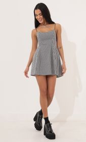 Picture thumb Lana A-line dress in Black and White Checkered. Source: https://media.lucyinthesky.com/data/Apr22_1/170xAUTO/1V9A5657.JPG