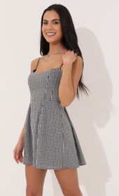 Picture thumb Lana A-line dress in Black and White Checkered. Source: https://media.lucyinthesky.com/data/Apr22_1/170xAUTO/1V9A5758.JPG