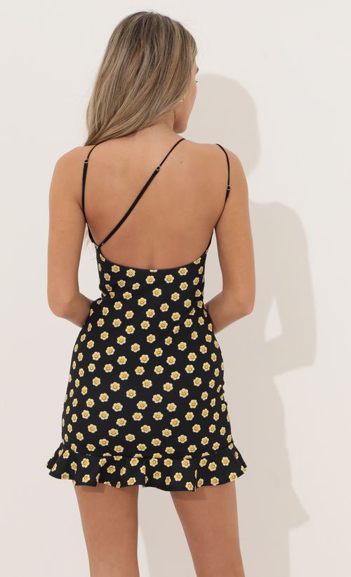 Picture Embry Shoulder Ruffle Dress in Black Floral. Source: https://media.lucyinthesky.com/data/Apr22_1/500xAUTO/1V9A9408.JPG