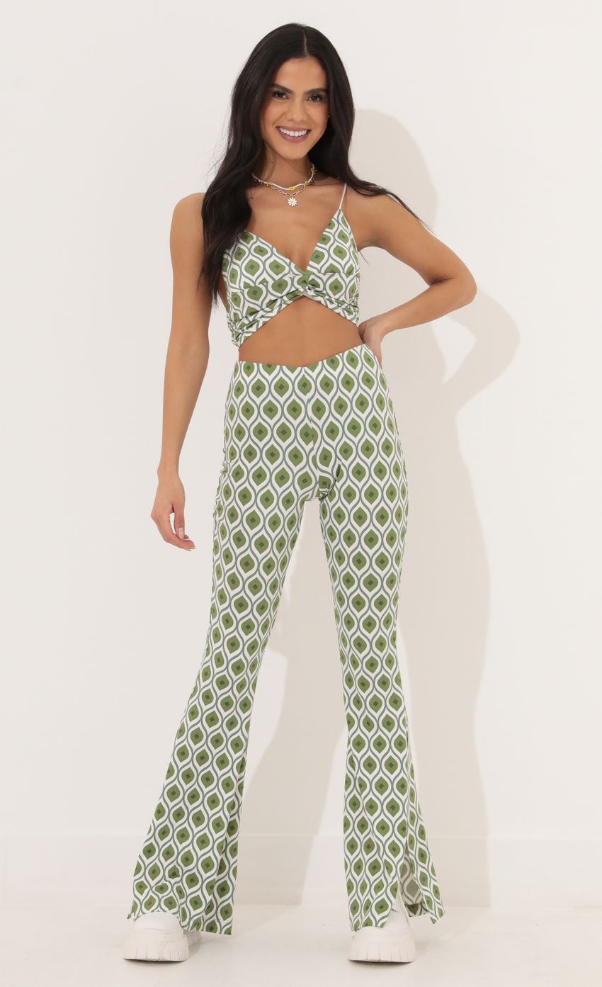 Picture Oaklynn Two Piece Set in Green Geo Print. Source: https://media.lucyinthesky.com/data/Apr22_1/850xAUTO/1V9A35401.JPG