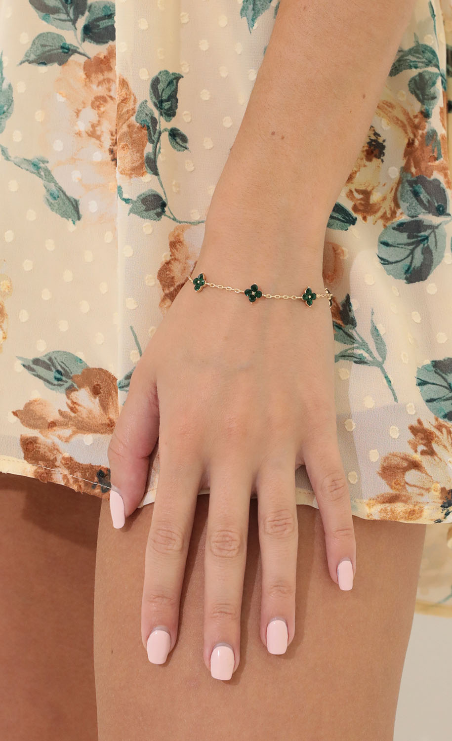Lucky Clover Bracelet in Emerald and Gold