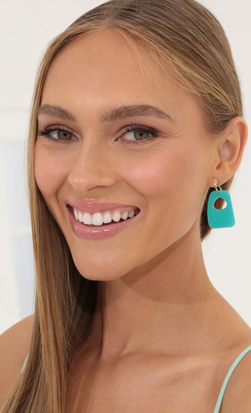 Picture Need to Know Earrings in Turquoise. Source: https://media.lucyinthesky.com/data/Apr22_2/500xAUTO/1V9A0879.JPG