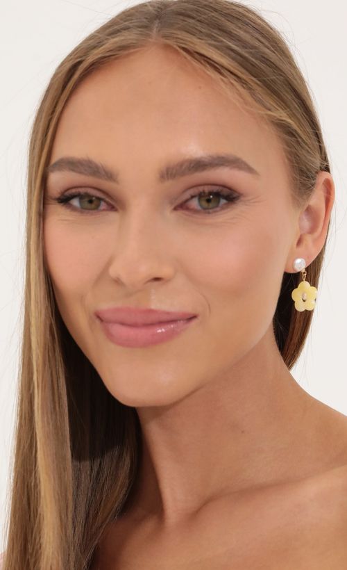 Picture Magic Moment Earring in Yellow. Source: https://media.lucyinthesky.com/data/Apr22_2/500xAUTO/1V9A1846.JPG