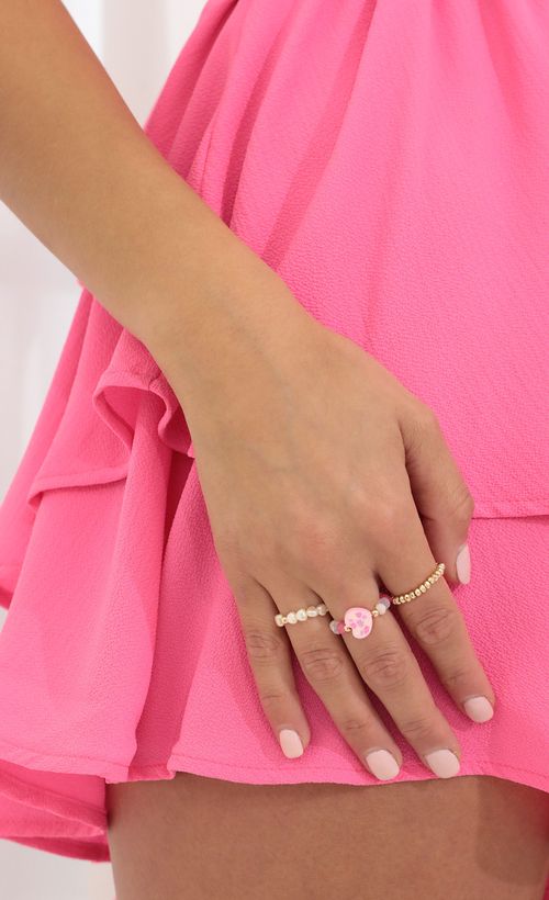 Picture Feeling Girly Ring Set in Pink. Source: https://media.lucyinthesky.com/data/Apr22_2/500xAUTO/1V9A3597.JPG