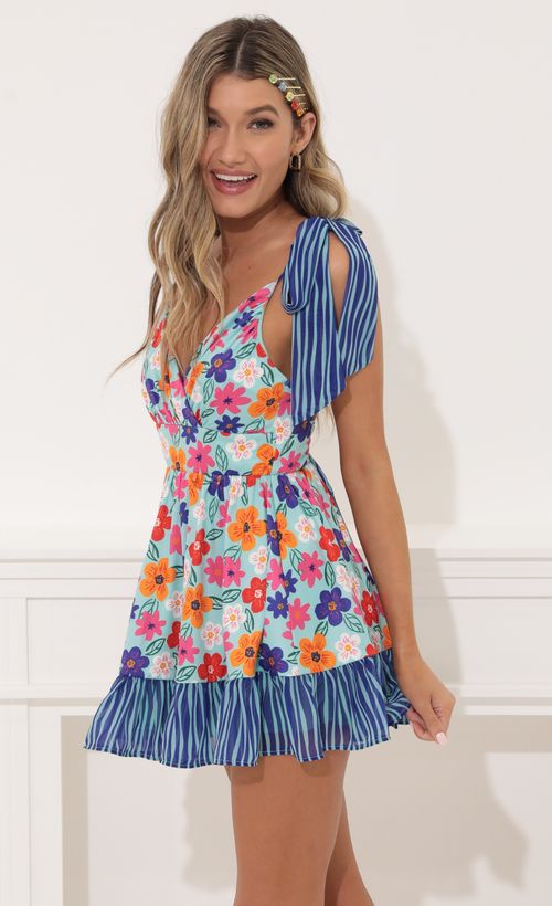 Picture Azarliah Baby Doll Dress in Blue Floral. Source: https://media.lucyinthesky.com/data/Apr22_2/500xAUTO/1V9A7221.JPG