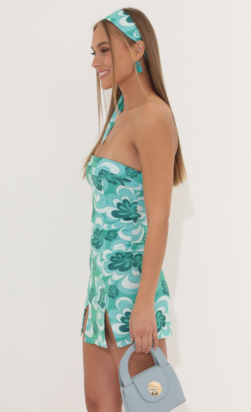 Picture Pasha Bodycon Dress in Green Print. Source: https://media.lucyinthesky.com/data/Apr22_2/850xAUTO/1V9A3831.JPG