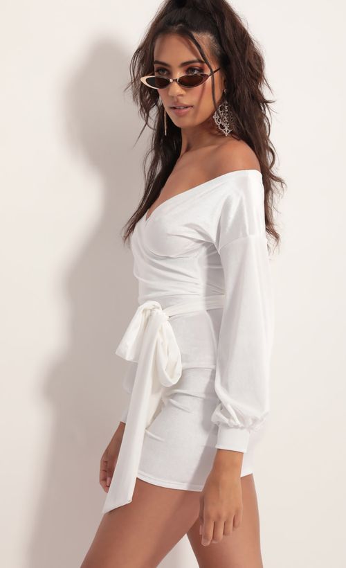 Picture Adela Off Shoulder Velvet Dress in White. Source: https://media.lucyinthesky.com/data/Aug19_1/500xAUTO/781A3820.JPG
