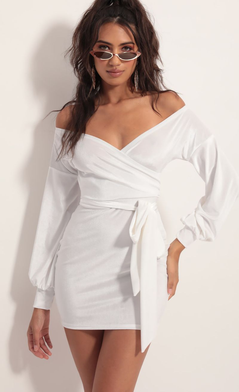 Picture Adela Off Shoulder Velvet Dress in White. Source: https://media.lucyinthesky.com/data/Aug19_1/800xAUTO/781A3811.JPG