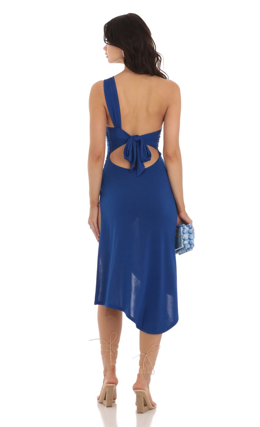 Picture Clementia One Shoulder Dress in Blue. Source: https://media.lucyinthesky.com/data/Aug23/850xAUTO/399371b4-afd7-4315-bdaf-12953ecd344a.jpg