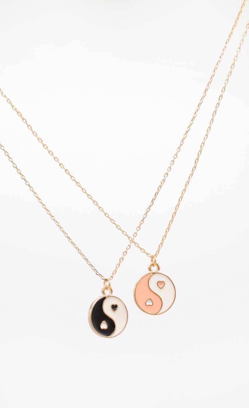 Picture Best of Me Necklace Set in Pink and Black. Source: https://media.lucyinthesky.com/data/Dec21_1/800xAUTO/1J7A91571.JPG