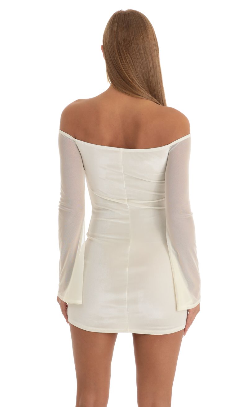 Picture Gianni Velvet Off The Shoulder Dress in White. Source: https://media.lucyinthesky.com/data/Dec22/800xAUTO/df652d60-6029-4f1d-aa78-ebc68b926cad.jpg