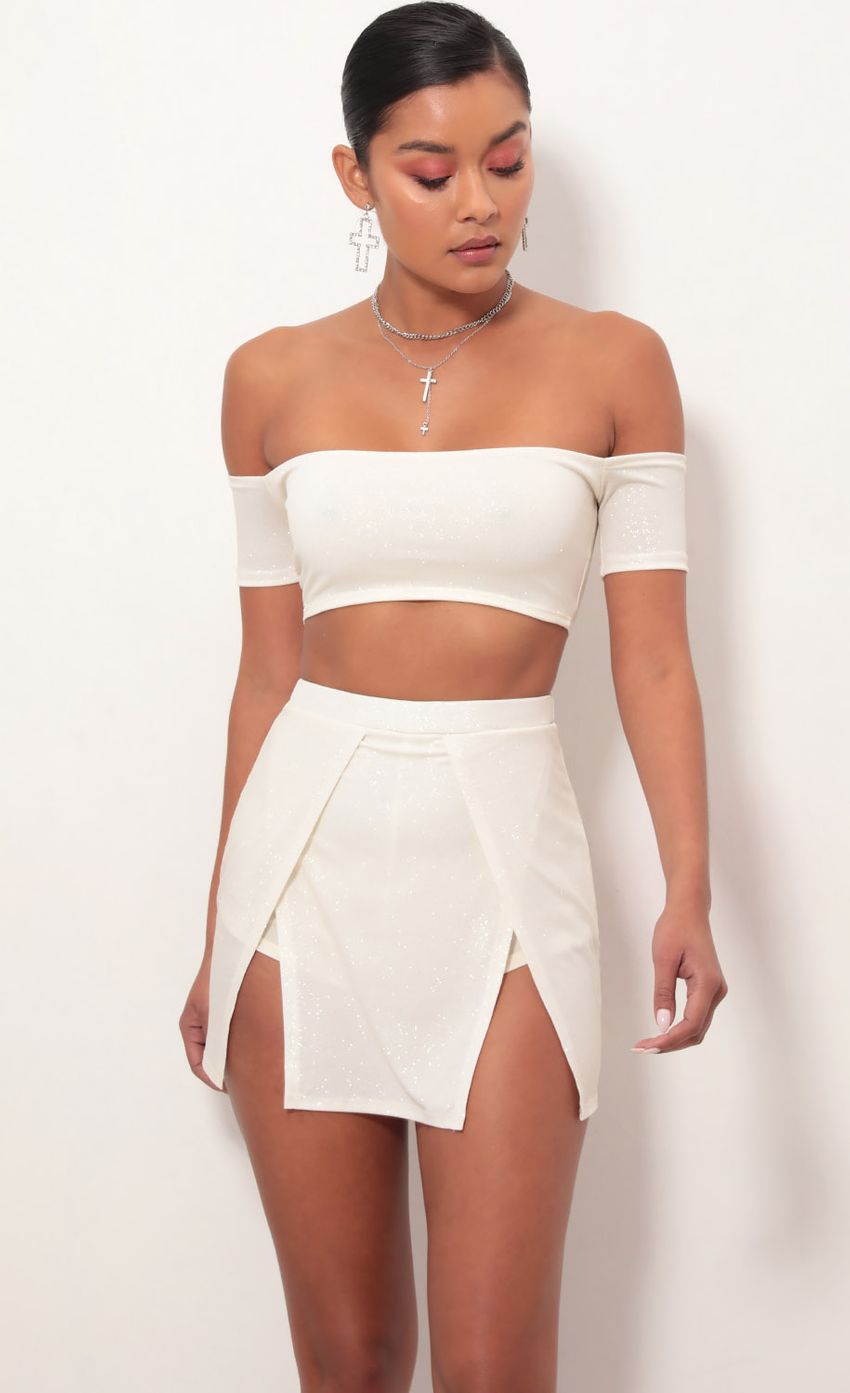 Picture Ali High Slit Shimmer Set in Ivory Gold. Source: https://media.lucyinthesky.com/data/Feb19_1/850xAUTO/781A7568S.JPG