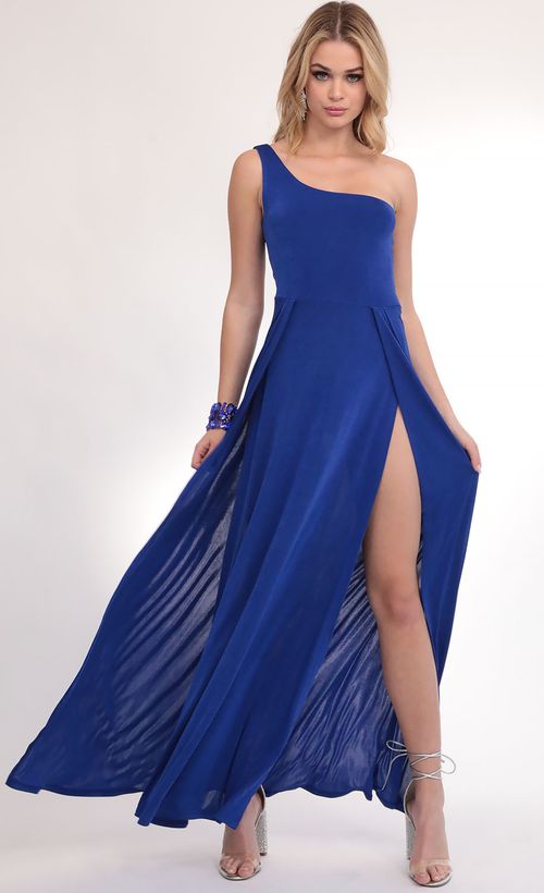 Picture London Shoulder Maxi in Royal Blue. Source: https://media.lucyinthesky.com/data/Feb20_2/500xAUTO/781A5677.JPG