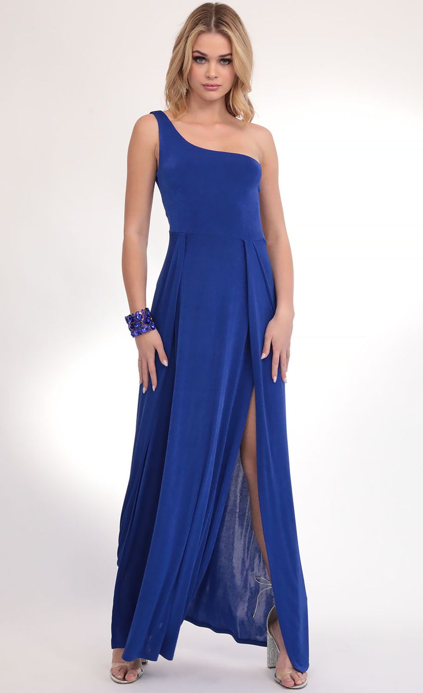 Picture London Shoulder Maxi in Royal Blue. Source: https://media.lucyinthesky.com/data/Feb20_2/850xAUTO/781A5716.JPG