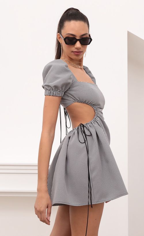 Picture Jenny Puff Sleeve in Gingham. Source: https://media.lucyinthesky.com/data/Feb21_1/500xAUTO/1V9A5348.JPG