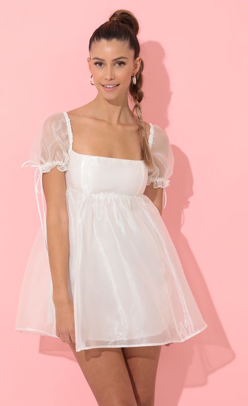 Picture Emerson Baby Doll Dress in White. Source: https://media.lucyinthesky.com/data/Feb22_2/500xAUTO/1V9A5998.JPG
