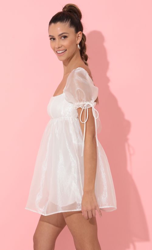 Picture Emerson Baby Doll Dress in White. Source: https://media.lucyinthesky.com/data/Feb22_2/500xAUTO/1V9A6028.JPG