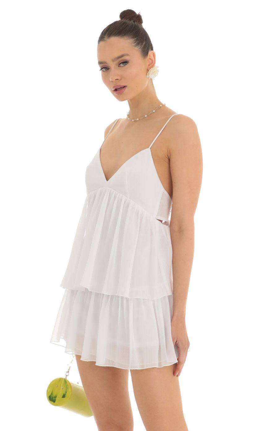 Picture Everest Ruffle Tiered Dress in White. Source: https://media.lucyinthesky.com/data/Feb23/850xAUTO/61252187-3b8b-44f7-889d-68480ebbf1b3.jpg