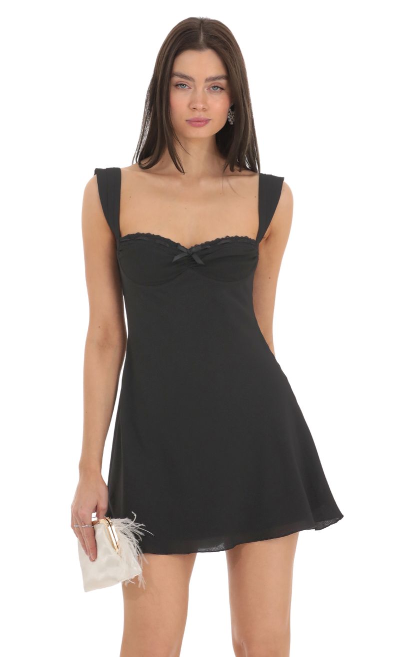 Sweetheart Neck Flare Dress in Black | LUCY IN THE SKY