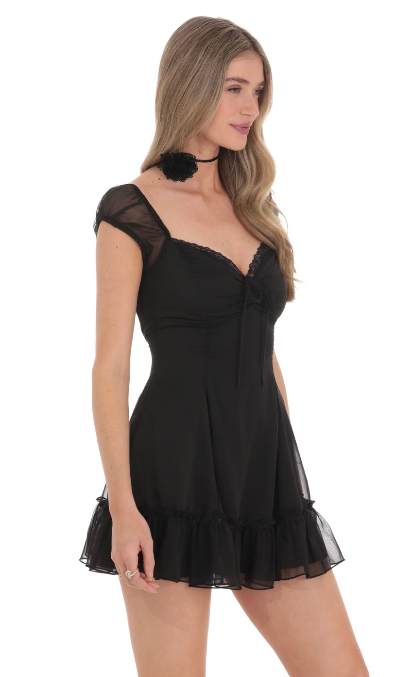 Picture Short Sleeve Sweetheart Dress in Black. Source: https://media.lucyinthesky.com/data/Feb24/850xAUTO/696fbd49-ba12-49c0-9966-d3b8f0e83dff.jpg