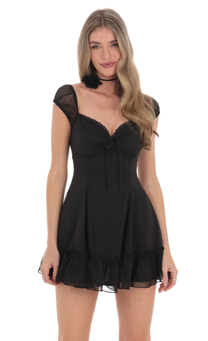 Picture Short Sleeve Sweetheart Dress in Black. Source: https://media.lucyinthesky.com/data/Feb24/850xAUTO/8d9f109c-21e5-42e9-8052-52cb5b46aceb.jpg