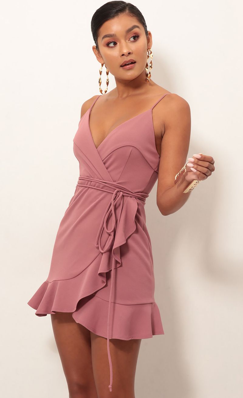 Picture Carisa Ruffle Dress in Mauve. Source: https://media.lucyinthesky.com/data/Jan19_2/800xAUTO/0Y5A2438.JPG