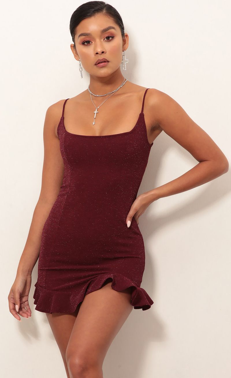 Picture Monroe Ruffle Dress In Burgundy Shimmer. Source: https://media.lucyinthesky.com/data/Jan19_2/800xAUTO/0Y5A3814.JPG