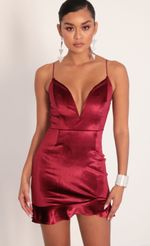 Picture Corinne Sweetheart Dress in Wine. Source: https://media.lucyinthesky.com/data/Jan20_2/150xAUTO/781A4440.JPG