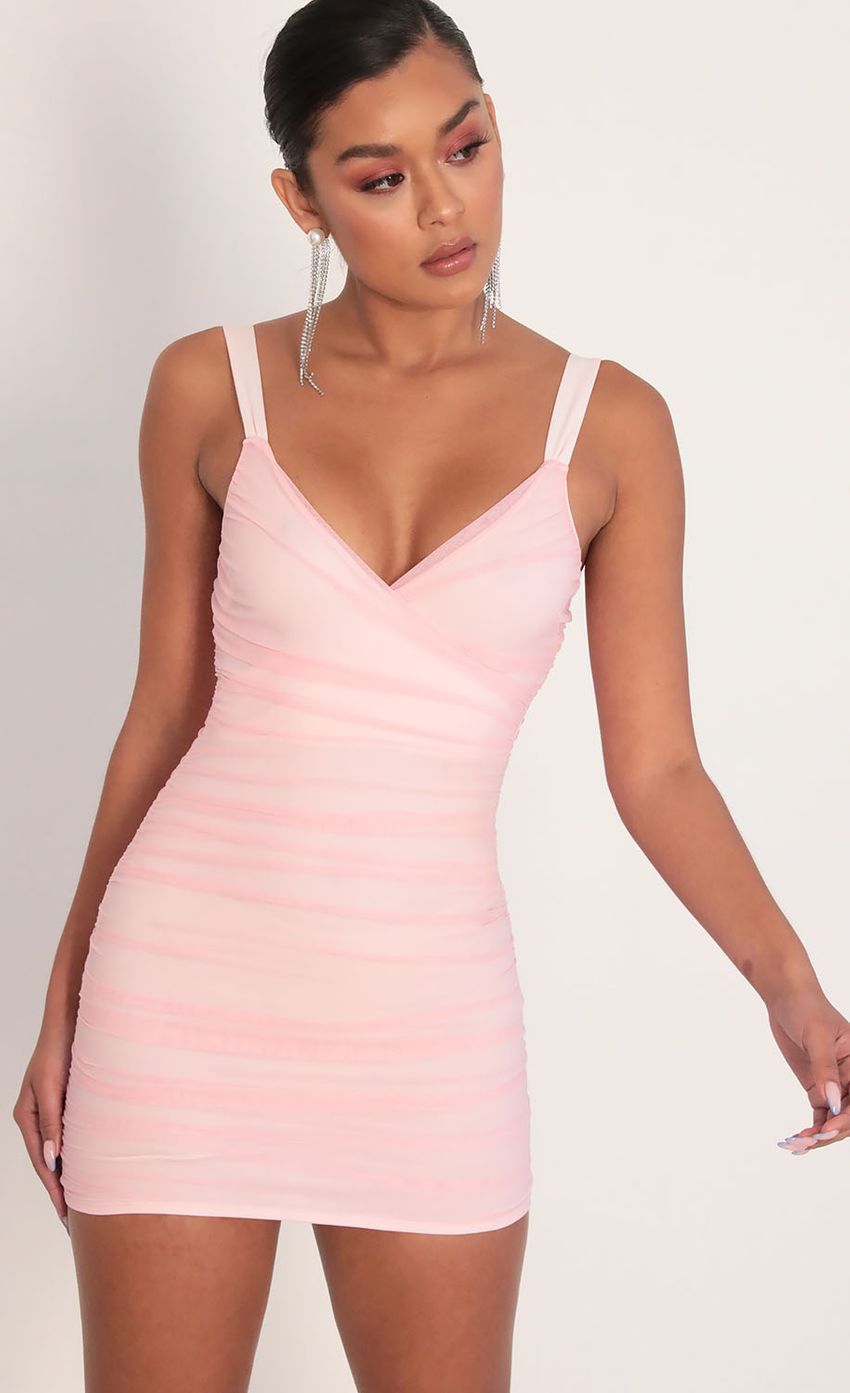 Picture Sweetheart Mesh Dress in Blush. Source: https://media.lucyinthesky.com/data/Jan20_2/850xAUTO/781A1719.JPG