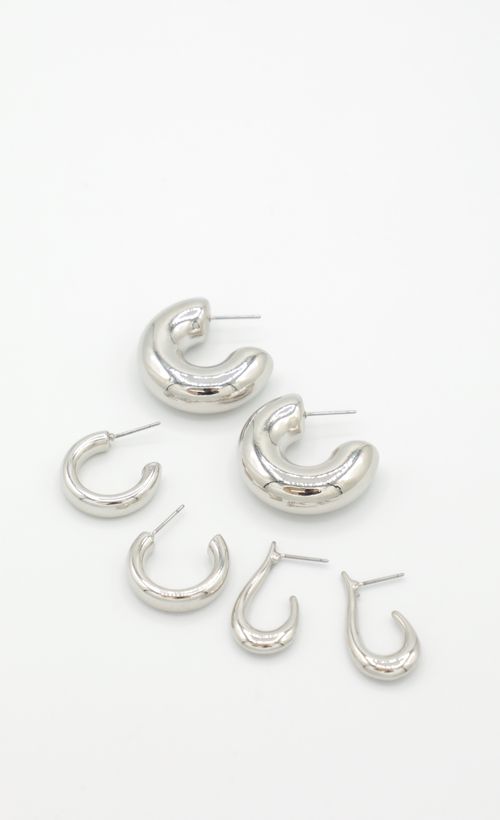 Picture Silver Linings Earring Set in Silver. Source: https://media.lucyinthesky.com/data/Jan22_1/500xAUTO/1J7A5428.JPG