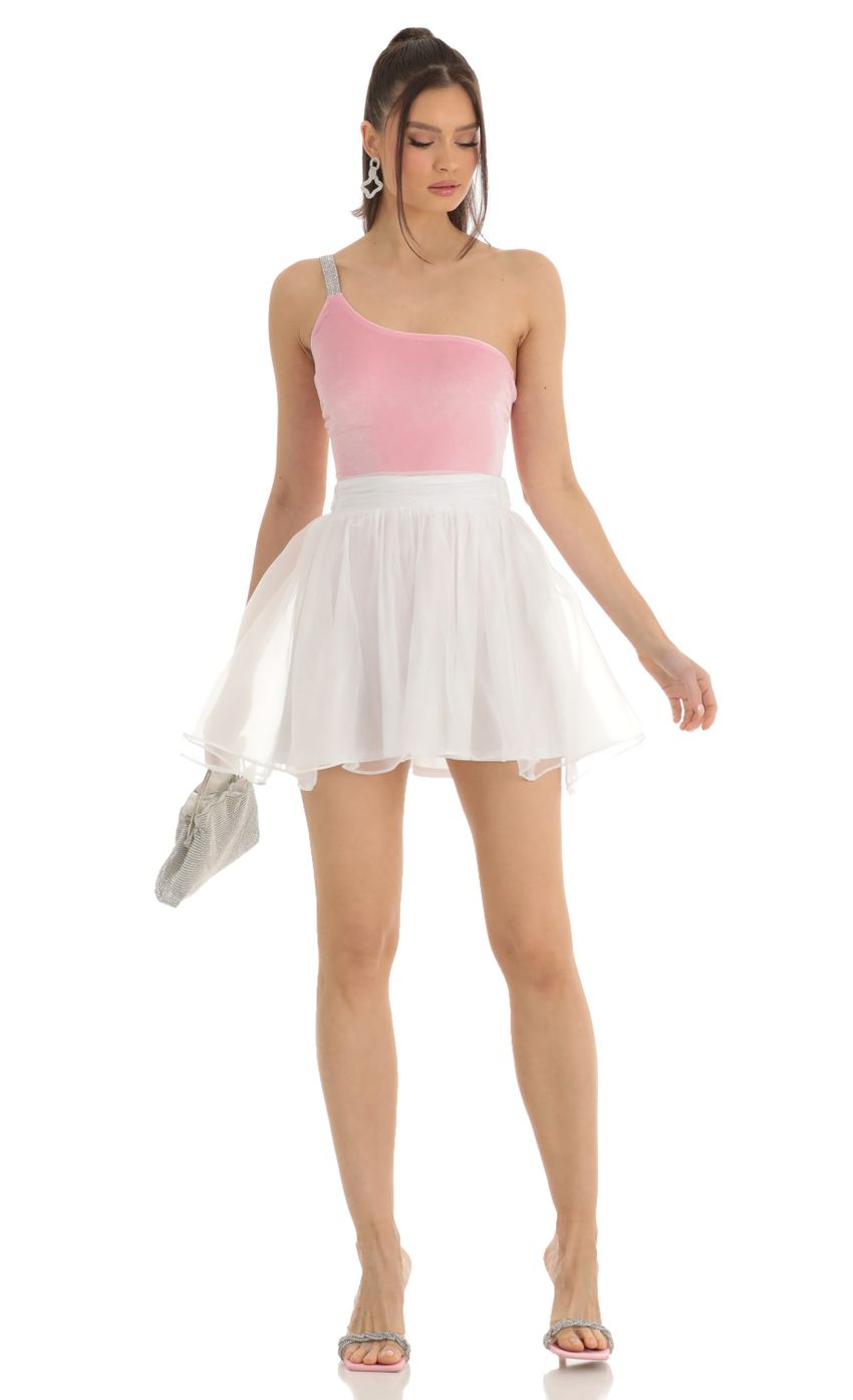 Picture Jaylee Skater Skirt in White. Source: https://media.lucyinthesky.com/data/Jan23/850xAUTO/1d3f78c4-979f-45b4-b739-53a5c53c448a.jpg