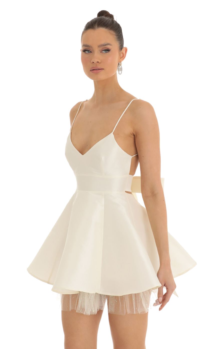 Picture Maliyah Fit and Flare Dress in Cream. Source: https://media.lucyinthesky.com/data/Jan23/850xAUTO/8ca262f3-84b9-45de-8ee4-5577c7c1796b.jpg