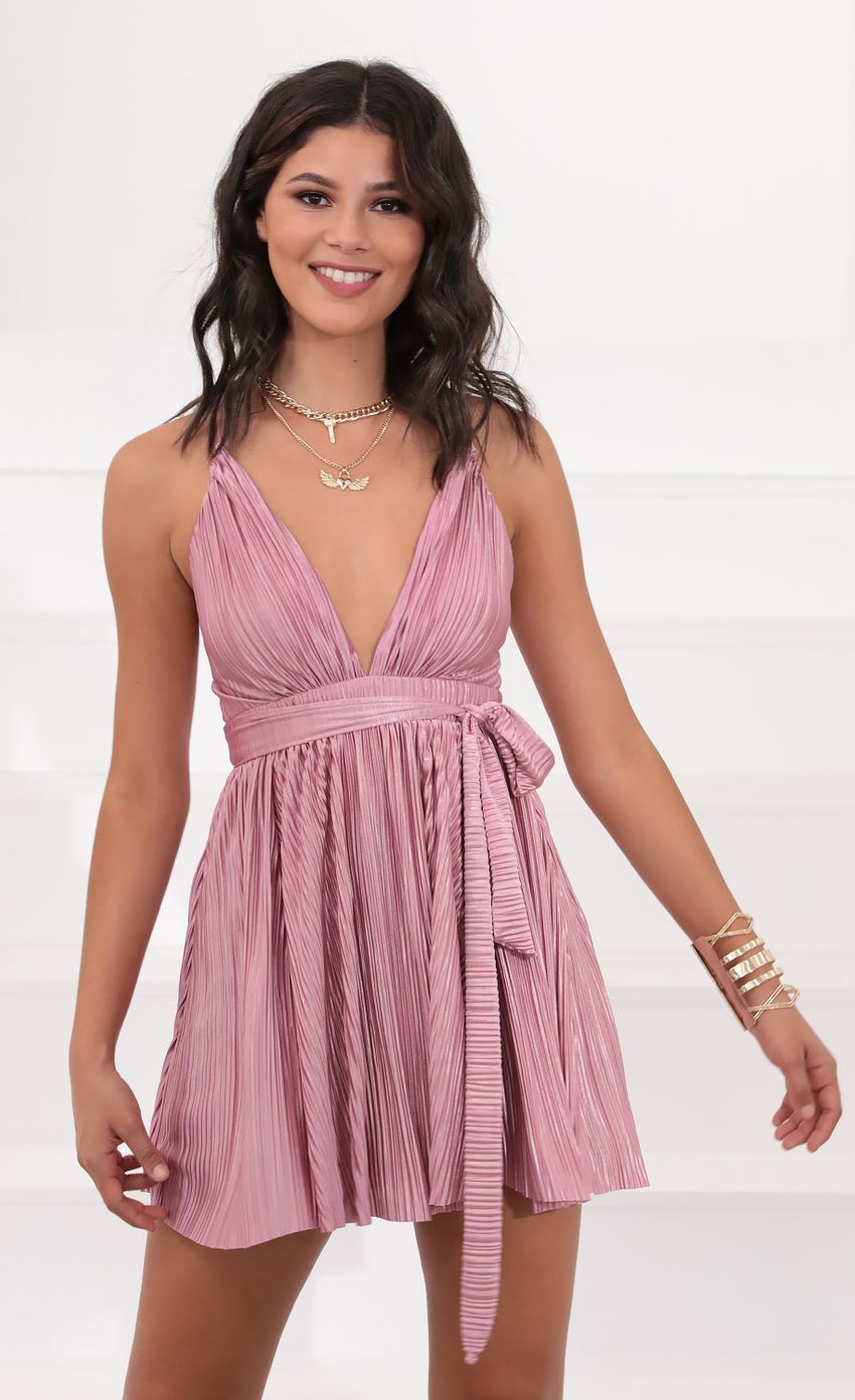Picture Marcia Dress in Pink. Source: https://media.lucyinthesky.com/data/Jul20_2/850xAUTO/781A1009.JPG