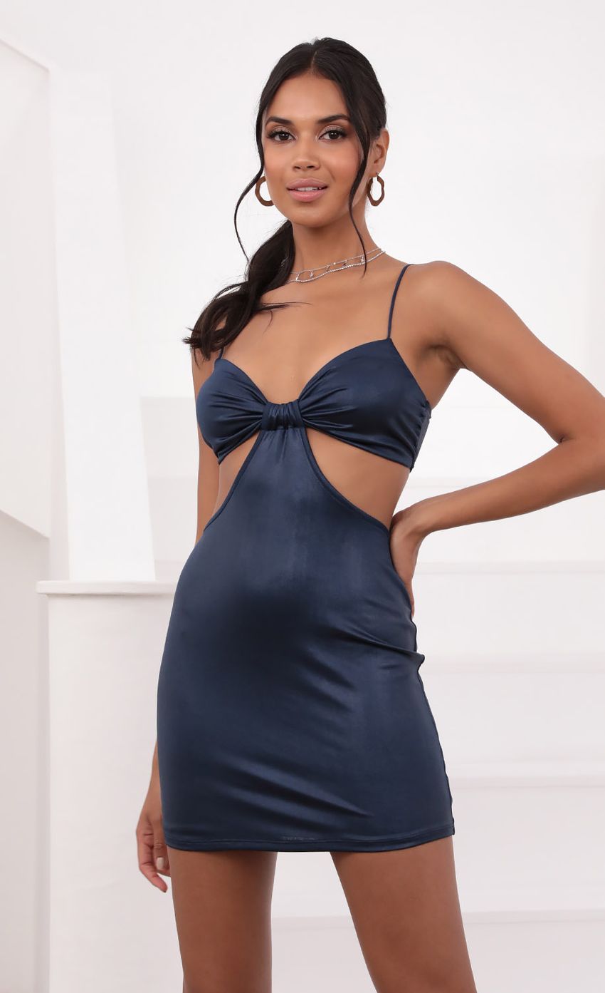 Picture Lee Bodycon Cutout Dress in Navy. Source: https://media.lucyinthesky.com/data/Jul21_1/850xAUTO/1V9A1168.JPG