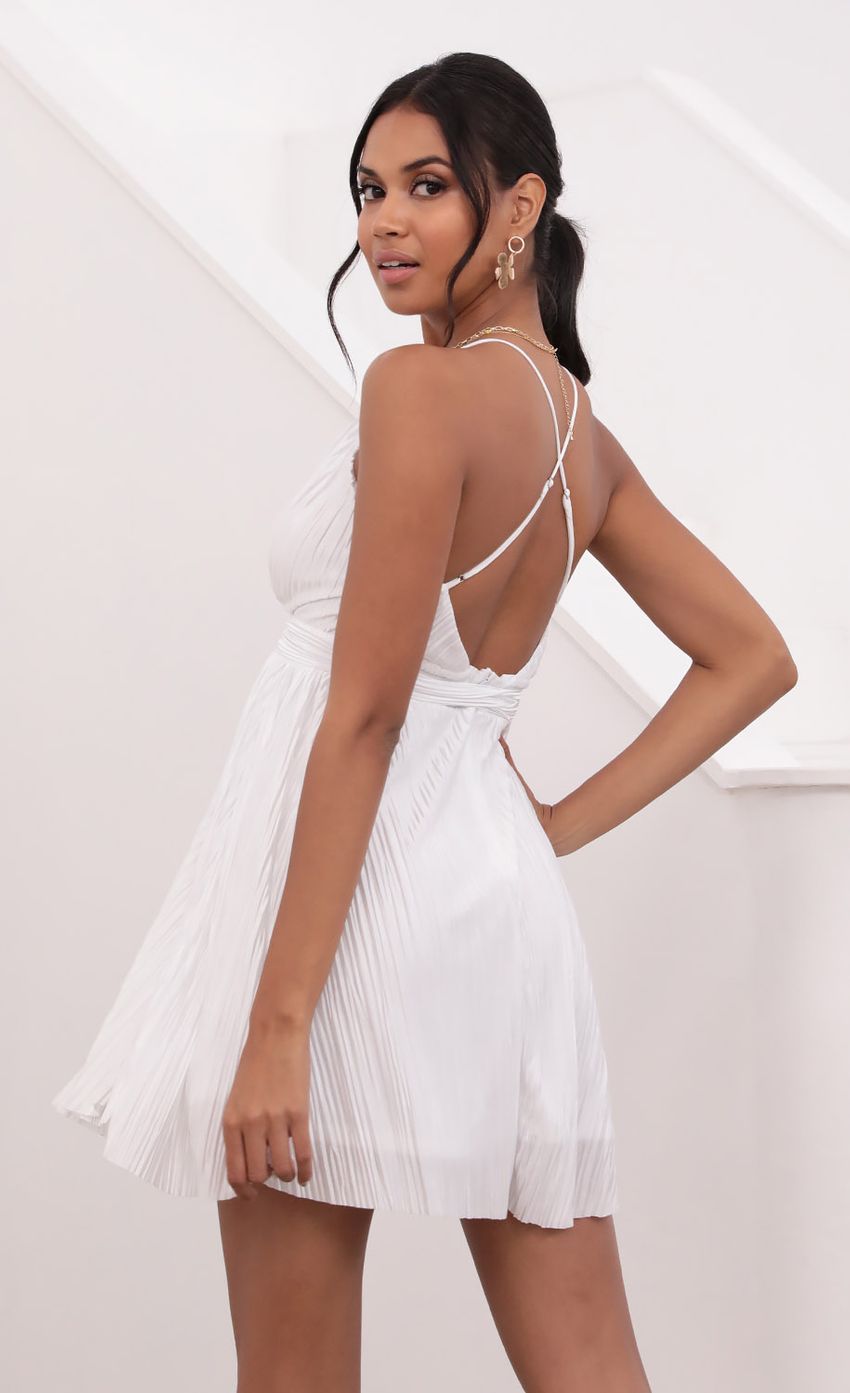 Picture Marcia Dress in White. Source: https://media.lucyinthesky.com/data/Jul21_1/850xAUTO/1V9A1590.JPG