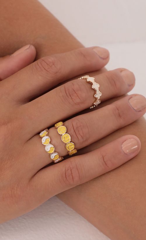 Picture Good Times Trio Ring Set in Yellow. Source: https://media.lucyinthesky.com/data/Jul21_2/500xAUTO/AT2A2393.JPG