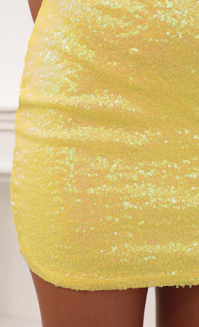 Picture Bel-Air Iridescent Sequin Set in Yellow. Source: https://media.lucyinthesky.com/data/Jul21_2/800xAUTO/AT2A2878.JPG