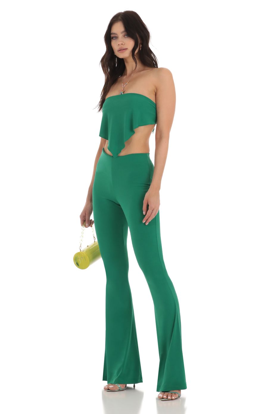 Picture Oaklynn Two Piece Set in Green. Source: https://media.lucyinthesky.com/data/Jul23/850xAUTO/413ab54d-6bd0-44c7-90ff-bffe1c384a88.jpg
