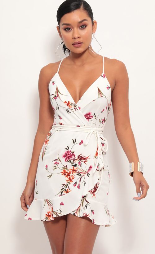 Picture Carisa Ruffle Dress in White Floral. Source: https://media.lucyinthesky.com/data/Jun19_2/500xAUTO/781A6003.JPG