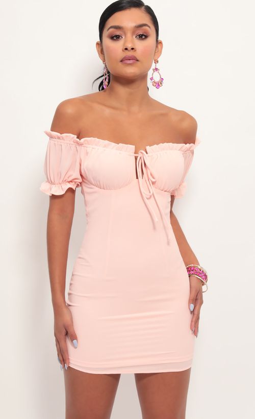 Picture Mallory Puff Sleeve Dress in Blush. Source: https://media.lucyinthesky.com/data/Jun19_2/500xAUTO/781A6639.JPG