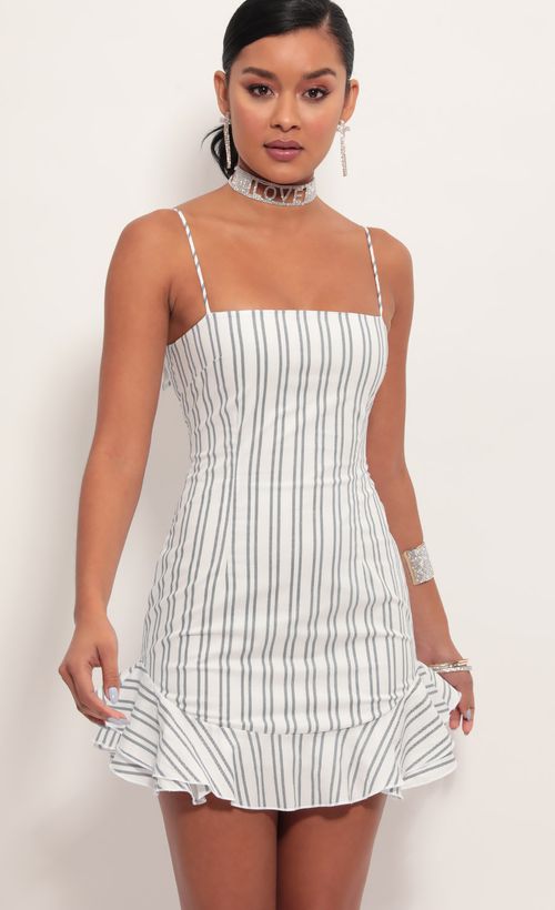 Day dresses > Aubrey Ruffle Dress In White Stripes