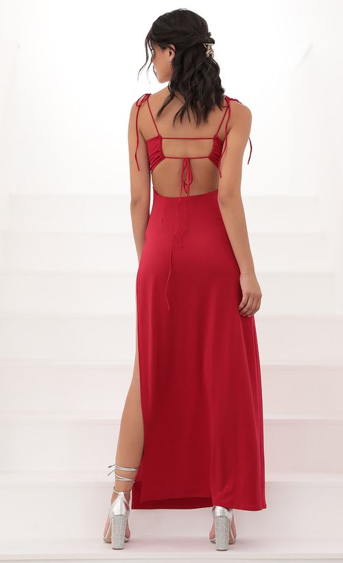 Picture Marlena Ties Maxi in Red. Source: https://media.lucyinthesky.com/data/Jun20_2/500xAUTO/781A4478.JPG