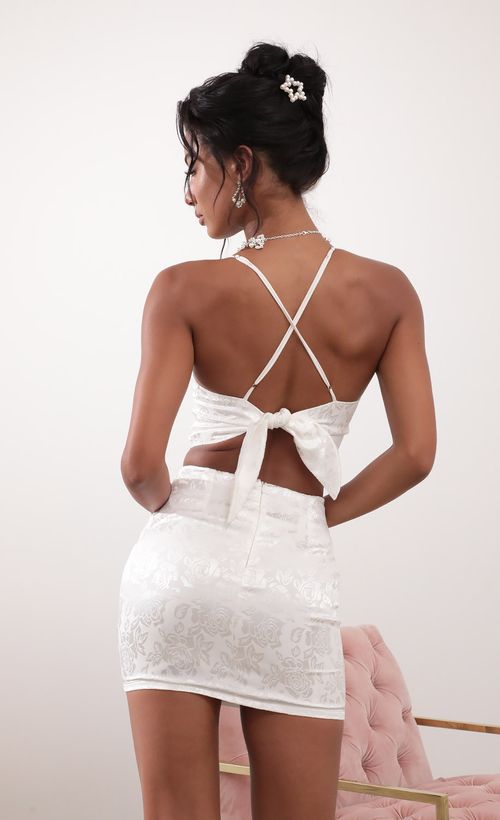 Picture Maui Jacquard Satin Set in White. Source: https://media.lucyinthesky.com/data/Jun20_2/500xAUTO/781A6360.JPG