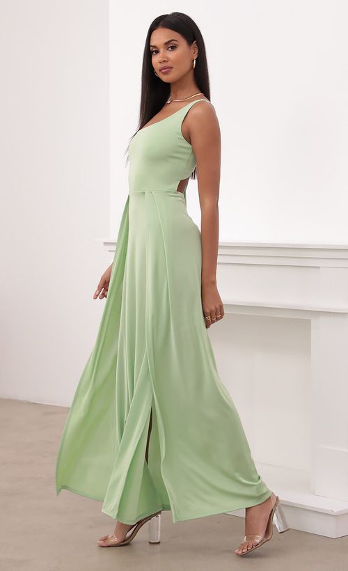 Picture London Shoulder Maxi in Matcha Green. Source: https://media.lucyinthesky.com/data/Jun21_1/500xAUTO/1V9A1944.JPG