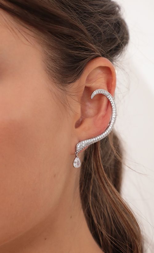 Picture Faith Crystal Studded Ear Cuff. Source: https://media.lucyinthesky.com/data/Jun21_2/500xAUTO/AT2A4052.JPG