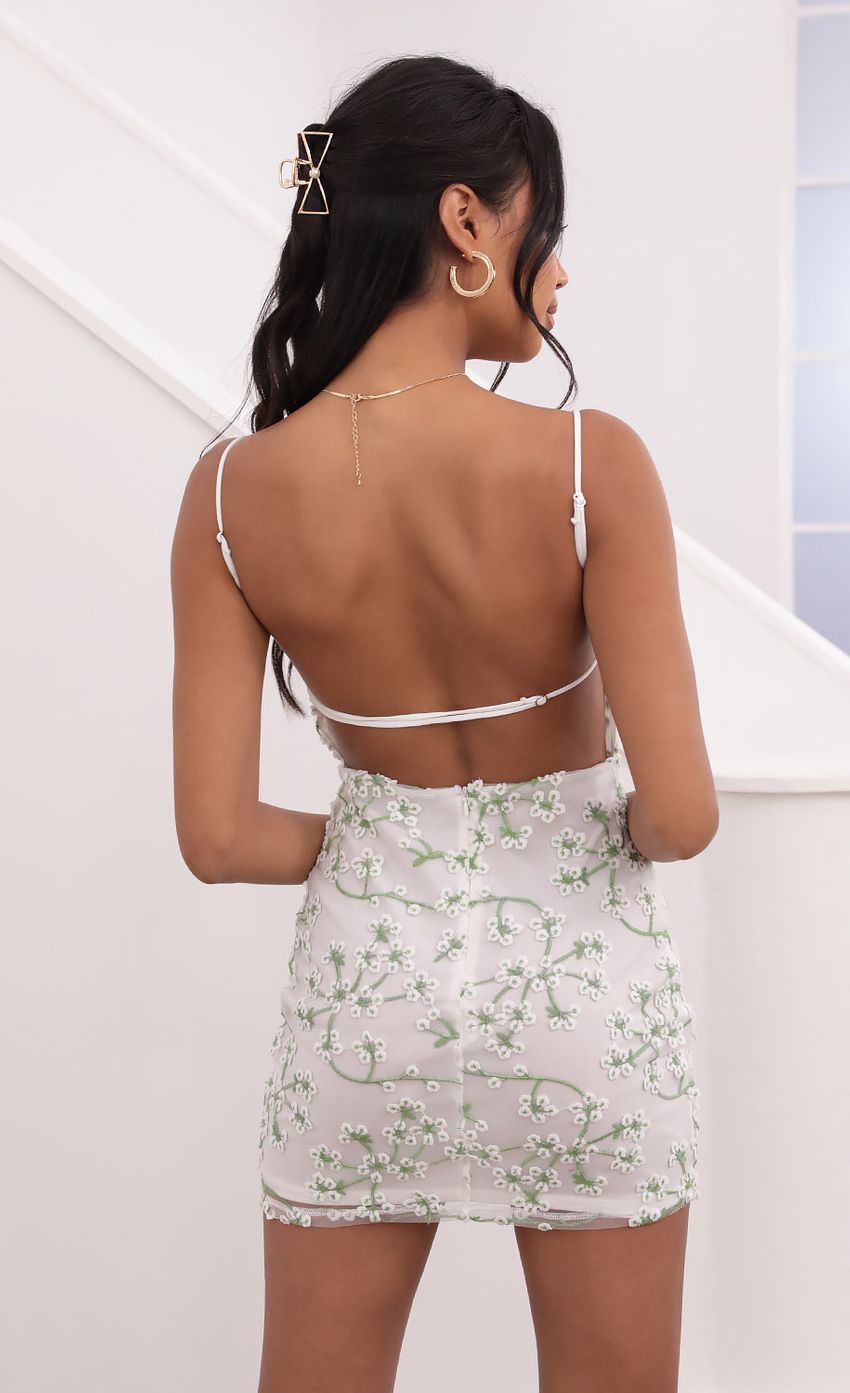 Picture Starstruck Embroidered Floral Dress in White. Source: https://media.lucyinthesky.com/data/Jun21_2/850xAUTO/1V9A1155.JPG