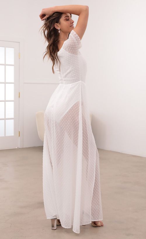 Picture Aida Puff Sleeve Chiffon Maxi in White Dots. Source: https://media.lucyinthesky.com/data/Mar21_2/500xAUTO/1V9A1083.JPG